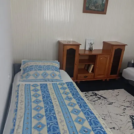 Δωμάτια σε οικογενειακή κατοικία Rooms-zejnep Σαράγεβο